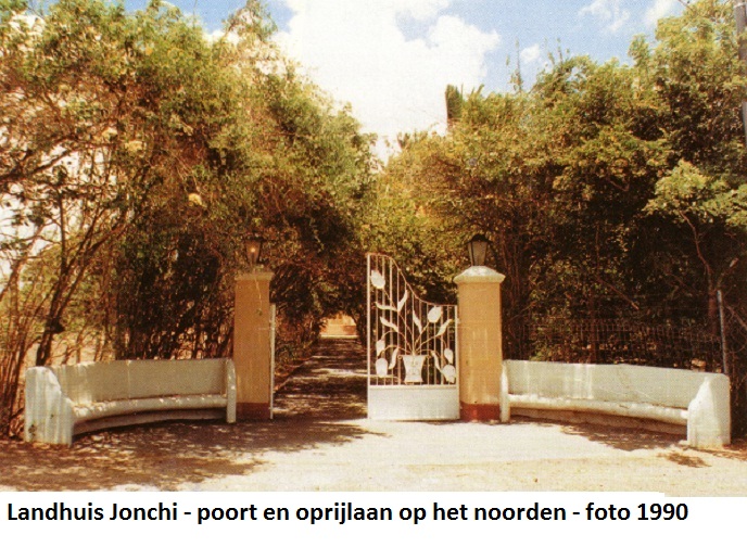 01. Jonchi oprijlaan met poort 1990